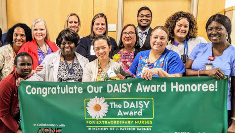Cham nurses congratulate Daisy Award winner Beth